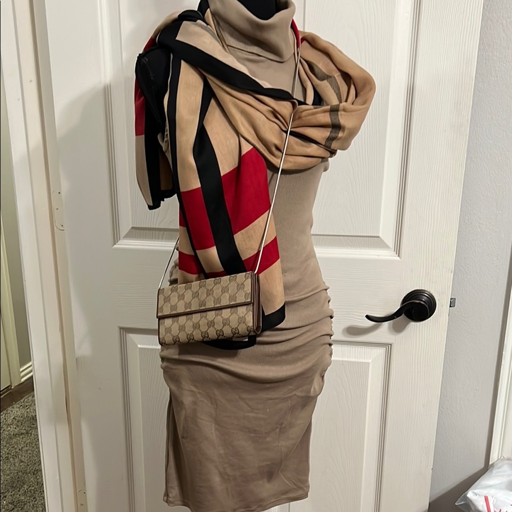 Gucci Monogram Tan Clutch Wallet Authentic EUC - Picture 17 of 17
